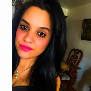 Meet your Posher, Gitta